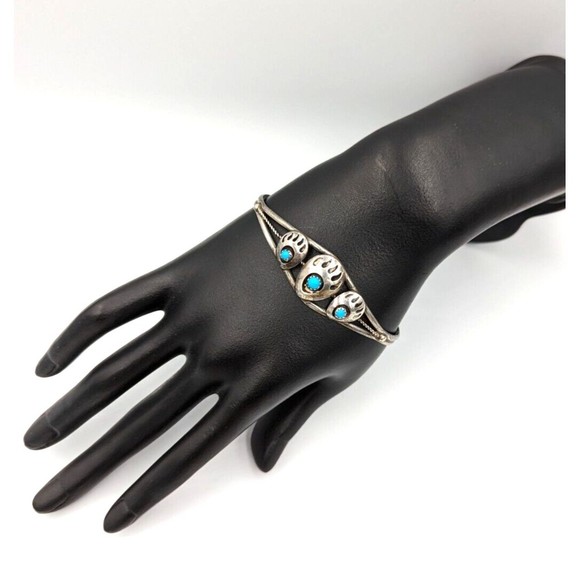 Vintage Navajo Native American Sterling Silver Turquoise Bear Claw Cuff Bracelet - Picture 9 of 14